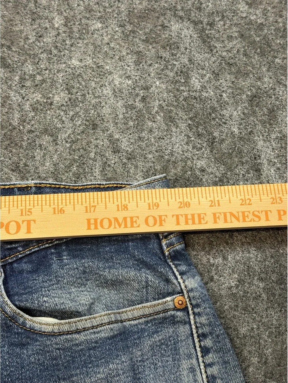 Levis 505 Regular Fit Jeans Mens 38x30 Blue Medium Wash Straight Leg Distressed